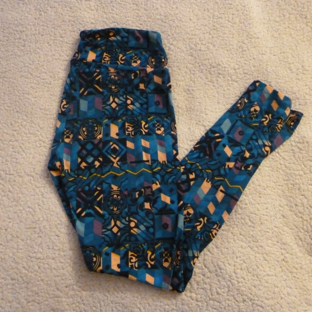 BLACK FRIDAY CLEAN OUT! LULAROE OS!